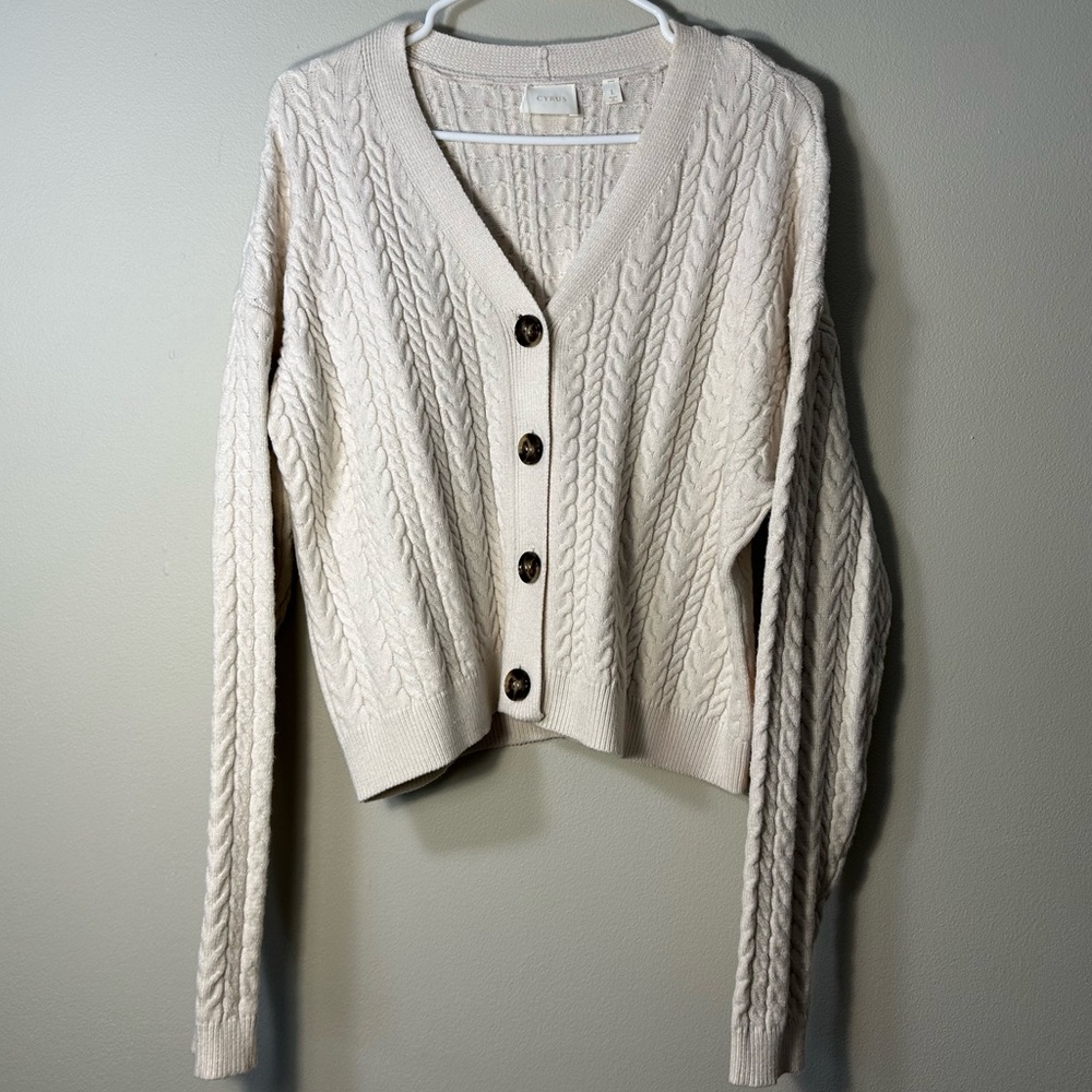 Cyrus Women’s Cream Cardigan Sweater- Large